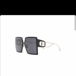 Meet your Posher, Karina